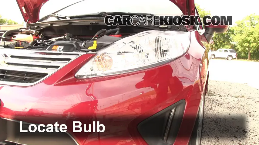 2011 Ford Fiesta SE 1.6L 4 Cyl. Sedan Éclairage Feux de croisement (remplacer l'ampoule)